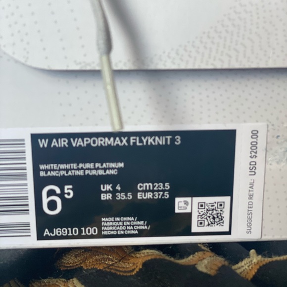 Women’s Nike AirVaporMax flynits - Picture 5 of 8